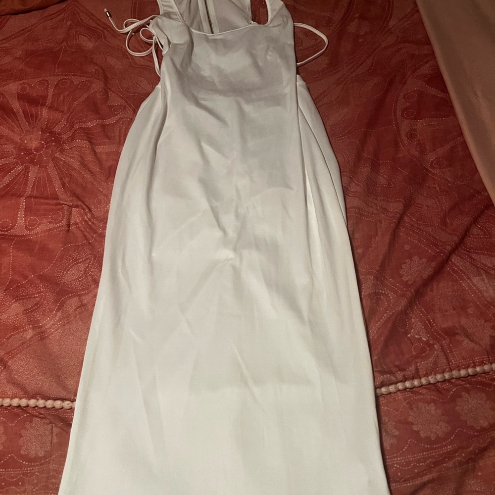 Stylish White Sleeveless Dress